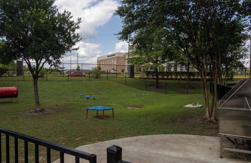 Alden Bridge Apartamento | Charming 1-bedroom apartment in Magnolia with fitness room, AC