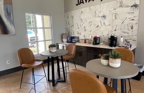 Marietta Apartamento | Charming 1-bedroom apartment in fabulous Marietta with fitness room, AC
