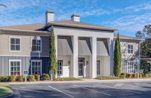 Marietta Apartamento | Charming 1-bedroom apartment in fabulous Marietta with fitness room, AC