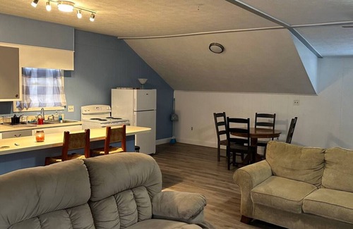 Clinton Apartamento | Charming 1-bedroom apartment in Clinton, MS with AC, WiFi. Close to restaurants