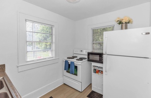 Sanford Apartamento | Charming 1-Bedroom Apartment in Historic Sanford – Ideal for Long-Term Stays