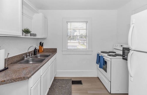 Sanford Apartamento | Charming 1-Bedroom Apartment in Historic Sanford – Ideal for Long-Term Stays