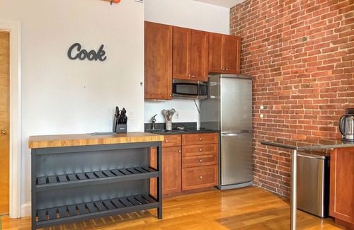Columbus Apartamento | Charming 1-bedroom apartment in superb Boston with WiFi, AC