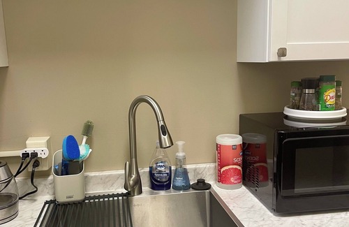 Warren Apartamento | Charming 1-bedroom apartment in fantastic Warren with AC