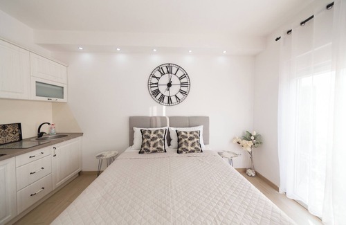 Mrcevac Apartamento | Charming 1-bedroom apartment in fabulous Tivat with Balcony, WiFi