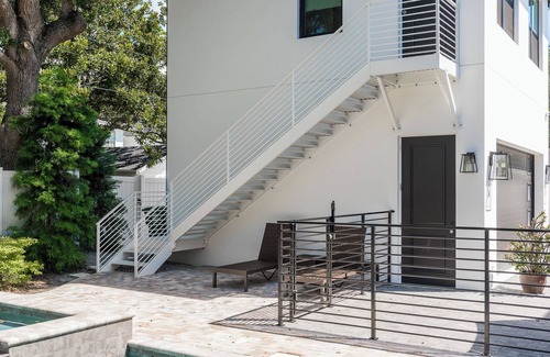 New Suburb Beautiful Apartamento | Charming 1-bedroom apartment in excellent quiet South Tampa NeighborhoodAC, WiFi