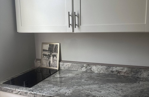 Scranton Cama Y Desayuno | Charming 1-bedroom B&B with WiFi and AC in Scranton