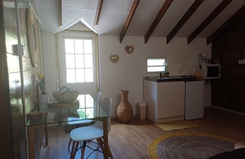 Tanetane Cabaña | Charming 1-bedroom cottage in amazing Portsmouth with WiFi, AC