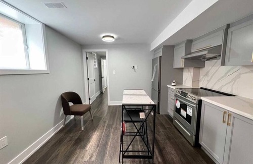 Erin Mills Casa | Charming 1-bedroom apartment in enchanting Mississauga with AC, WiFi