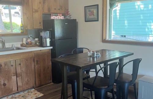 Lake Bosworth Cabina | Charming 1 bedroom cabin on Lake Bosworth. Close to historic downtown Snohomish