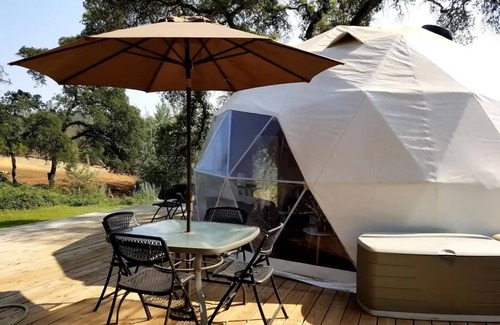Cedar Ridge Alquiler De RV | Charming 1-bedroom campground in Auburn with WiFi access