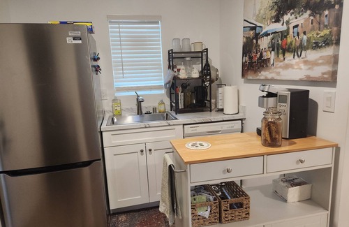Central Escondido Cabaña | Charming 1-bedroom cottage in Escondido's Historic District with AC and more!