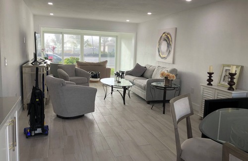 Coquina Sands Condominio | Charming 1-bedroom condo directly across from beach. W3