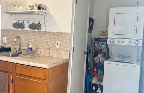 Coral Way Cabaña | Charming 1-bedroom cottage with WiFi and AC in wonderful Miami