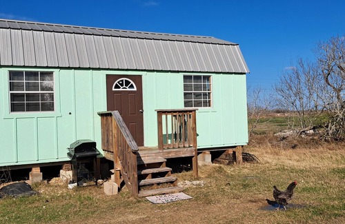 Taft Cabaña | Charming 1-bedroom cottage, South Padre Island area on a working Homestead.