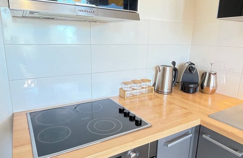 La Madeleine Apartamento | Charming 1-bedroom flat WATER VIEW in lovely Nice, France. 5n from the BEACH.