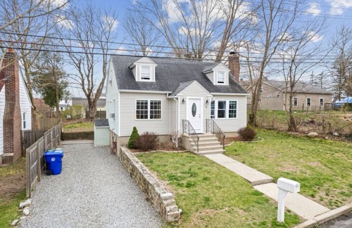 Central Waterford Apartamento | Charming 1-bedroom guest suite in house in delightful Waterford