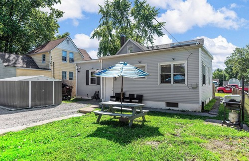 Belleville Apartamento | Charming 1-bedroom Hideout in Belleville with WiFi, AC