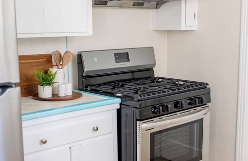 Southwestern Sacramento Casa | Charming 1-bedroom house with WiFi and AC in marvelous Sacramento Upper LandPark