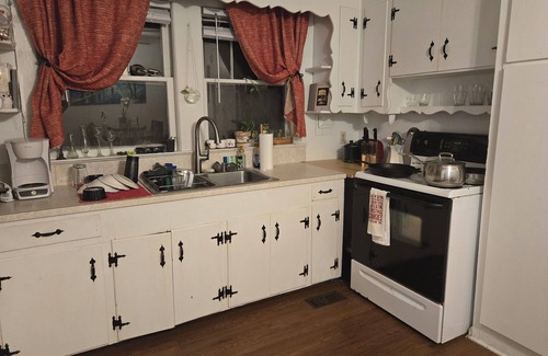Lexington Casa | Charming 1-bedroom House 2 miles from Downtown Lexington - The Owlhouse