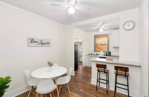 East Lake Morton Casa | Charming 1-Bedroom Home in Lakeland!