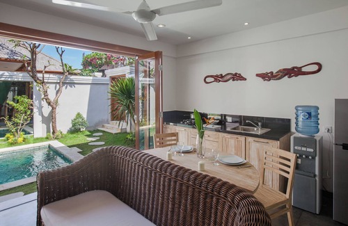 Sanur Casa | Charming 1-bedroom house in delightful Denpasar with WiFi, AC