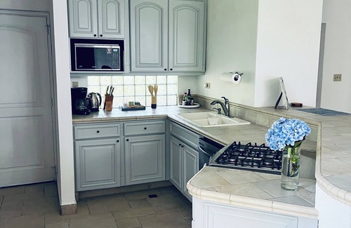 Jaramillo Casa | Charming 1-bedroom house in fabulous Boquete with AC and beautiful views.
