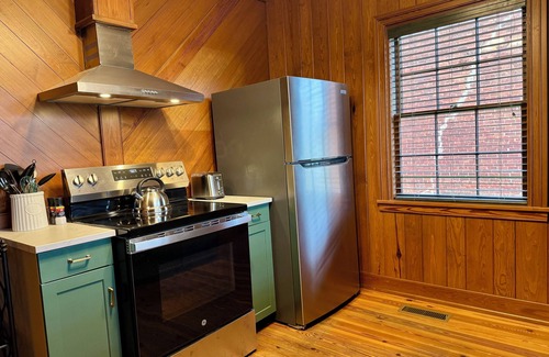 Thomasville Casa | Charming 1-bedroom house in Metcalfe with modern amenities and a vintage vibe