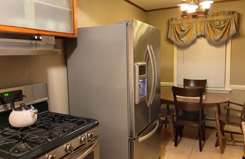Elmont Casa | Charming 1-bedroom house with WiFi, AC in pleasant Elmont