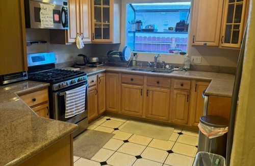 Menlo Park Casa | Charming 1-bedroom in a community style house close to Stanford, F3ceb00k