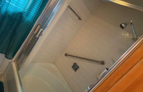 Omak Casa | Charming 1-bedroom in a house, great for sleeping and resting only.