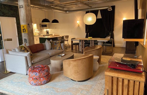Old Fourth Ward Apartamento | Charming 1-bedroom loft on the O4W/Inman Park Beltline in Atlanta with parking
