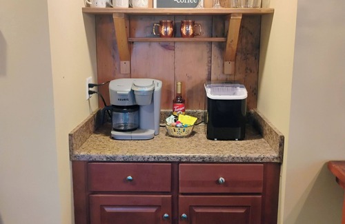 Sugar Loaf Apartamento | Charming 1-bedroom Rekindled Farmhouse Historic Sugar Loaf, NY