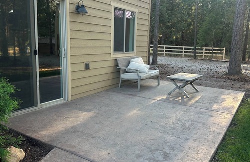 Rathdrum Apartamento | Charming 1-bedroom shop apartment on 5 acres in quiet culdasac