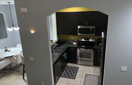 Miramar Casa | Charming 1 bedroom townhome with AC, free-parking, and WiFi in beautiful Miramar