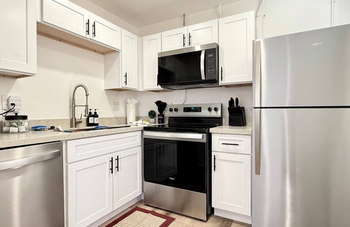 F. Q. Story Casa | Charming 1-bedroom townhome in enchanting Phoenix with AC