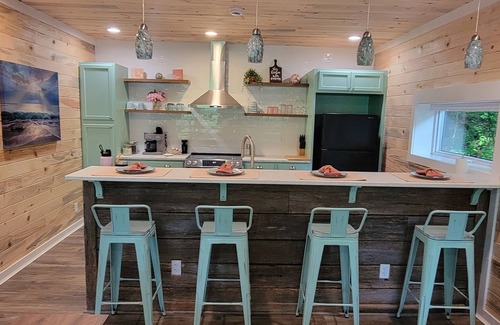 Battletown Cabina | Charming 1-bedroom cabin on Little Blue River.