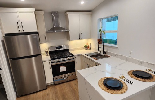 Woodland Hills Casa | Charming 1-bedroom adu with AC, WiFi in pleasant woodland hills on a cul de sac