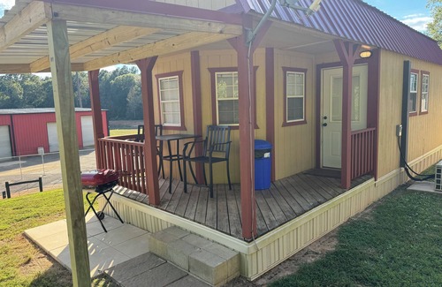 Nacogdoches Cabaña | Charming 1-bedroom cottage in Nacogdoches with WiFi, AC, and privacy