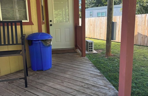 Nacogdoches Cabaña | Charming 1-bedroom cottage in Nacogdoches with WiFi, AC, and privacy