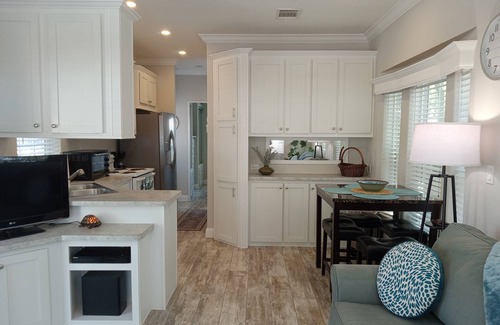 Salt Springs Cabaña | Charming 1-bedroom cottage in beautiful Salt Springs Resort on Lake Kerr
