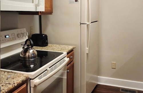 Lackey Cabaña | Charming 1-bedroom cottage in amazing Williamsburg with fitness room, WiFi