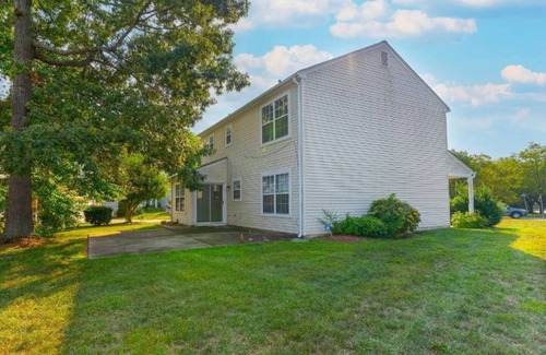 St. Charles Casa | Charming 1-bedroom with attached bath room in Waldorf , MD