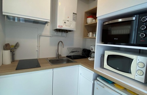 Balaruc-les-Bains Apartamento | Apartamento cerca del Etang y Termas con Balcón, Wi-Fi, y Aparcamiento Privado