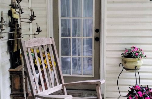 Ashville Apartamento | Charming 1 BR Lake Access Apartment in delightful Ashville
