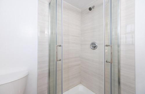 South Surrey Apartamento | Charming 1 br Retreat in South Surrey White Rock