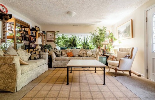 Cherry Hill Casa | Charming 1-bed/bath in a house Near PATCO TRAIN station ASHLAND, Cherry Hill, NJ