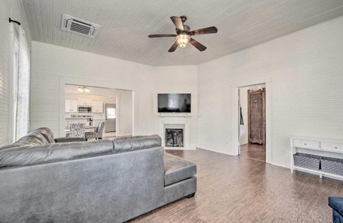 Historic District Casa | Charming 100-Year-Old Home Less Than 1 Mi to Downtown