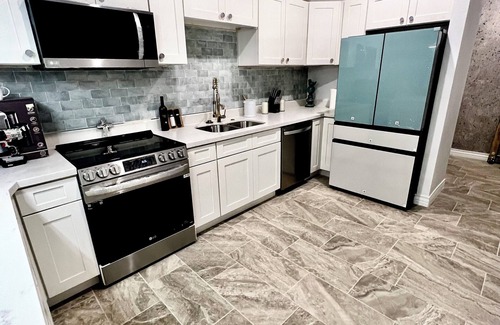 Harlingen Apartamento | Charming 1200 sq ft studio in Downtown Harlingen with a Speakeasy feel, a Gem