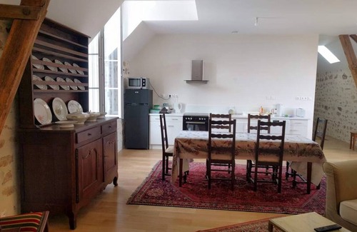 Herisson Apartamento | Casa medieval con jardín, 2 dormitorios y cerca de la naturaleza